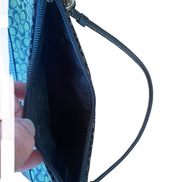 coach wristlet black/dark gray leather and fabric used good condition - Picture 4 of 10